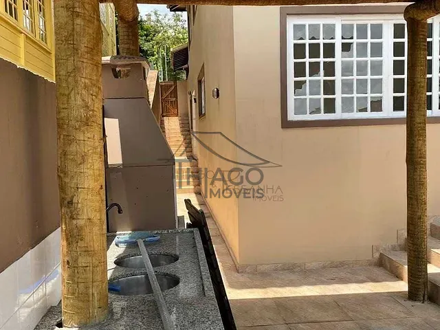Casa com 260m² 4 quartos e 3 banheiros, à venda, no bairro Granja Viana em Cotia