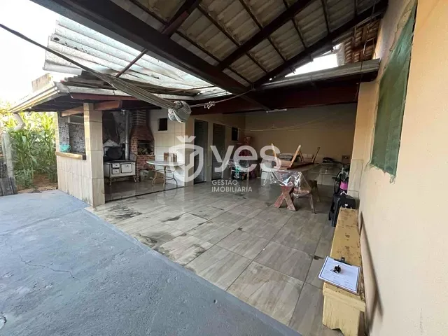 Casa com 300m² 3 quartos e 1 banheiro, à venda, no bairro Santa Rita em Araxá