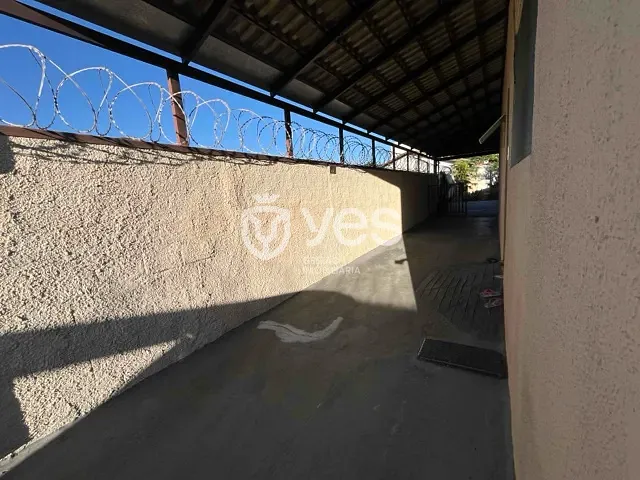 Casa com 300m² 3 quartos e 1 banheiro, à venda, no bairro Santa Rita em Araxá