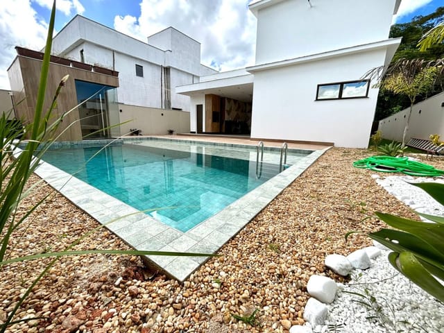 Casa com 580m² 4 quartos e 4 banheiros, à venda, no bairro Extensão do Bosque em Rio das Ostras