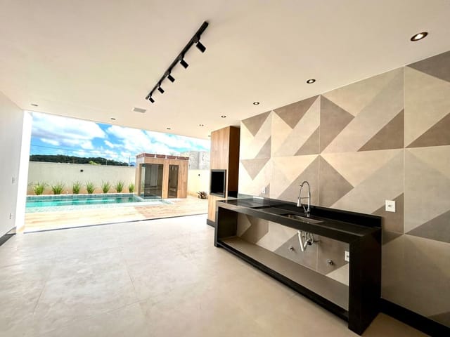 Casa com 580m² 4 quartos e 4 banheiros, à venda, no bairro Extensão do Bosque em Rio das Ostras