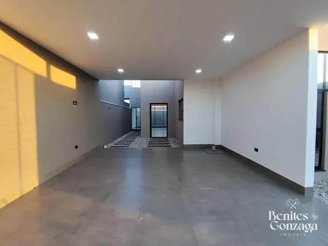 Casa com 206m² 3 quartos e 3 banheiros, à venda, no bairro Residencial Ícaro em Maringá