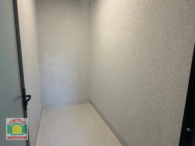 Casa com 300m² 3 quartos e 4 banheiros, à venda, no bairro Parque Brasília 2ª Etapa em Anápolis