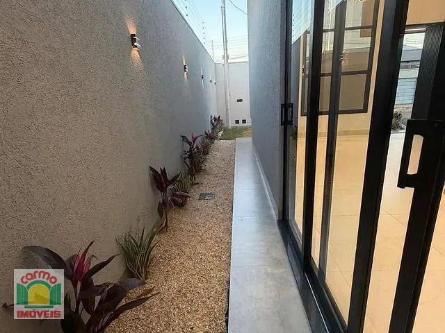 Casa com 300m² 3 quartos e 4 banheiros, à venda, no bairro Parque Brasília 2ª Etapa em Anápolis
