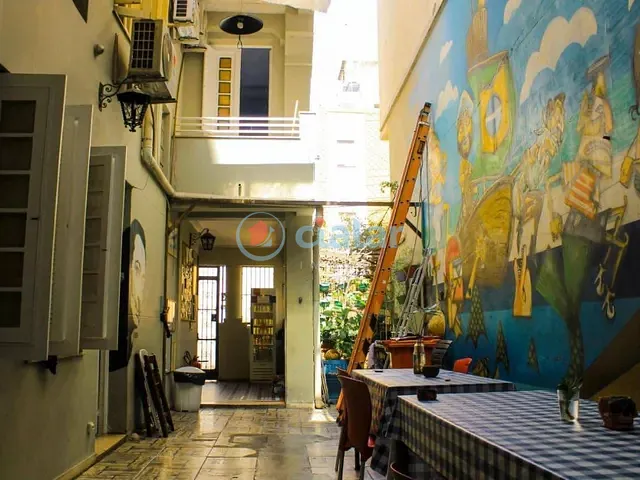 Casa com 381m² 11 quartos e 7 banheiros, à venda ou para alugar, no bairro Santa Teresa em Rio de Janeiro