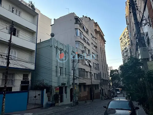 Casa com 381m² 11 quartos e 7 banheiros, à venda ou para alugar, no bairro Santa Teresa em Rio de Janeiro