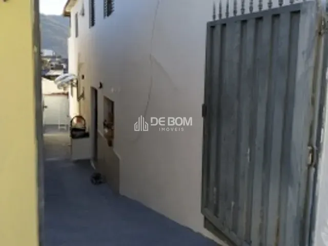 Casa 5 quartos e 4 banheiros, à venda, no bairro Santa Lúcia em Poços de Caldas