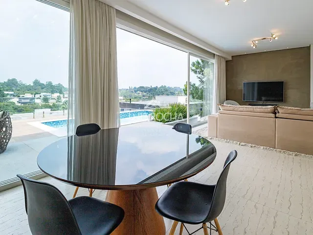 Casa com 510m² 3 quartos e 4 banheiros, à venda, no bairro Granja Viana em Carapicuíba