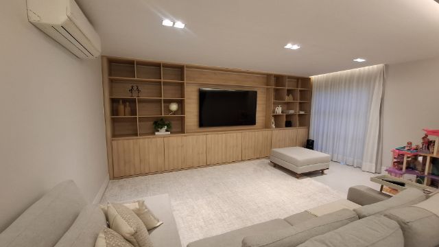 Casa com 352m² 4 quartos e 6 banheiros, à venda, no bairro Piratininga em Niterói