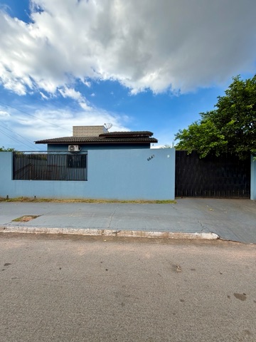 Casa 4 quartos e 2 banheiros, à venda, no bairro Parque do Sol em Nova Mutum