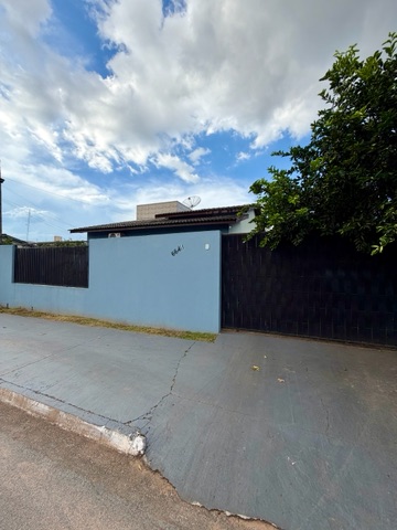 Casa 4 quartos e 2 banheiros, à venda, no bairro Parque do Sol em Nova Mutum