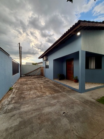 Casa 4 quartos e 2 banheiros, à venda, no bairro Parque do Sol em Nova Mutum