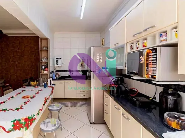 Casa com 200m² 4 quartos e 3 banheiros, à venda, no bairro Pestana em Osasco