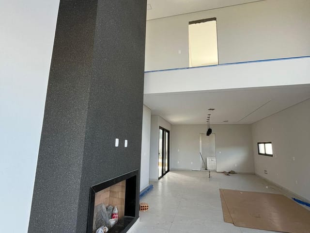 Casa 3 quartos e 3 banheiros, à venda, no bairro São João do Rio Vermelho em Florianópolis