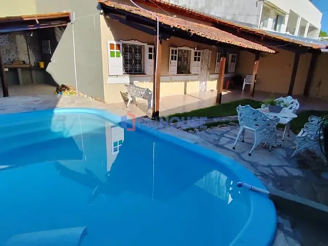 Casa 3 quartos e 1 banheiro, à venda, no bairro Pontal em Ilhéus
