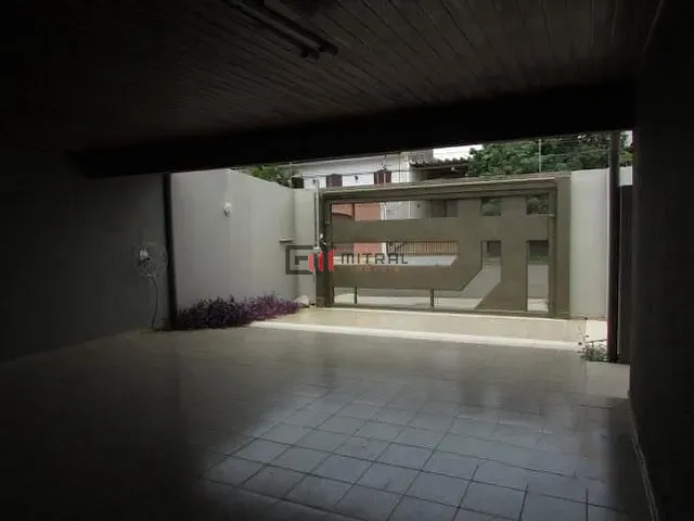Sobrado 4 quartos e 5 banheiros, à venda, no bairro Quebec em Londrina
