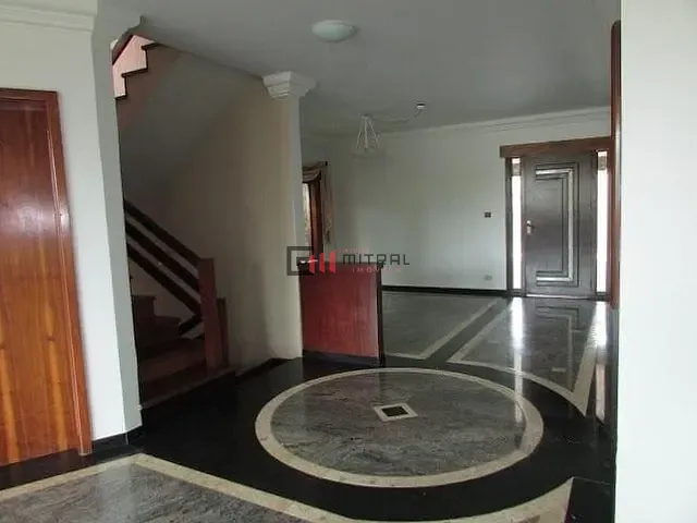 Sobrado 4 quartos e 5 banheiros, à venda, no bairro Quebec em Londrina