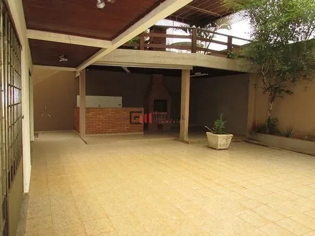 Sobrado 4 quartos e 5 banheiros, à venda, no bairro Quebec em Londrina