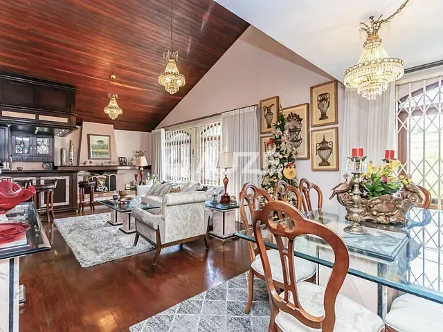 Casa com 418m² 4 quartos e 7 banheiros, à venda, no bairro Jardim Social em Curitiba