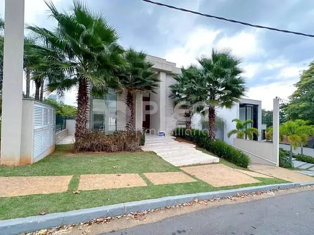 Casa 4 quartos e 6 banheiros, à venda, no bairro Alphaville Residencial Um em Barueri