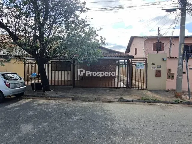 Casa com 500m², à venda, no bairro Jardim América em Goiânia
