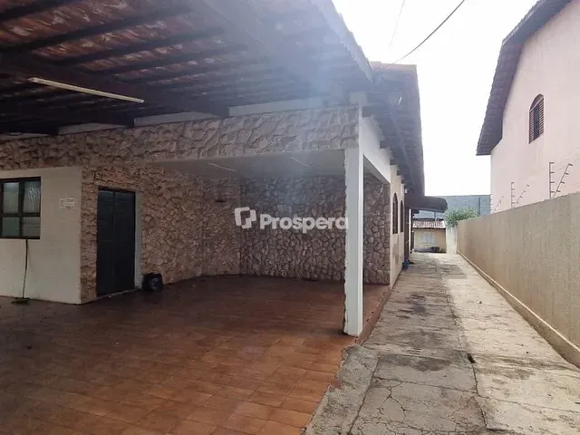 Casa com 500m², à venda, no bairro Jardim América em Goiânia