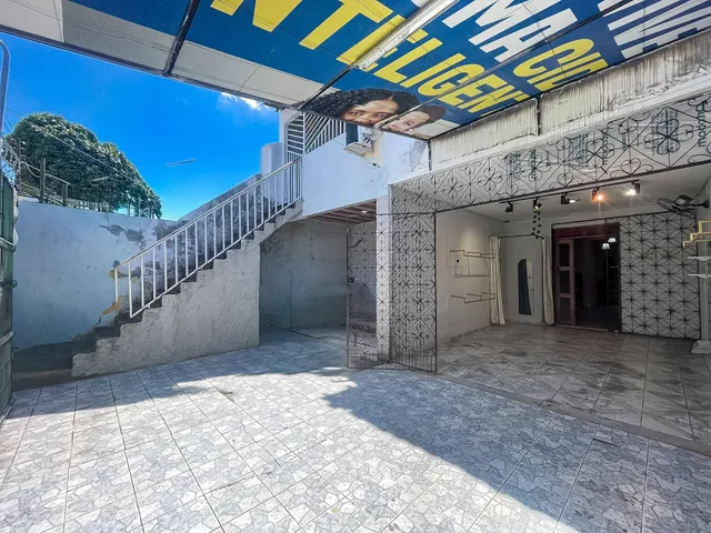 Casa com 308m² 6 quartos e 5 banheiros, à venda, no bairro Jóquei Clube em Fortaleza