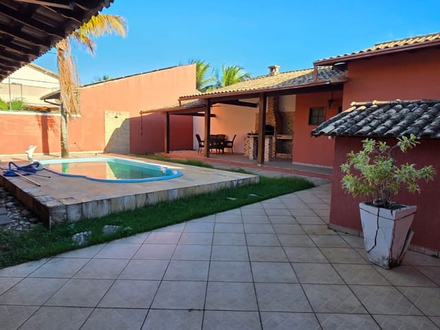 Casa 4 quartos e 3 banheiros, à venda, no bairro Jardim Mariléa em Rio das Ostras