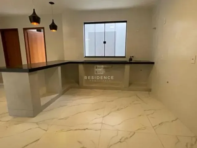 Casa 2 quartos e 3 banheiros, à venda, no bairro Roma em Volta Redonda