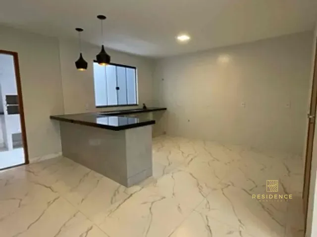 Casa 2 quartos e 3 banheiros, à venda, no bairro Roma em Volta Redonda