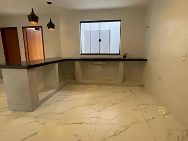 Casa 2 quartos e 3 banheiros, à venda, no bairro Roma em Volta Redonda