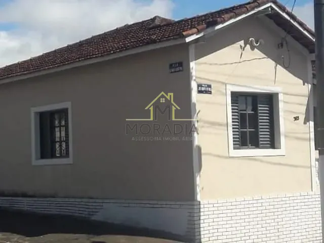 Casa com 260m² 3 quartos e 1 banheiro, à venda, no bairro Angola em Guaxupé