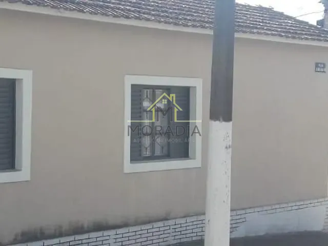 Casa com 260m² 3 quartos e 1 banheiro, à venda, no bairro Angola em Guaxupé