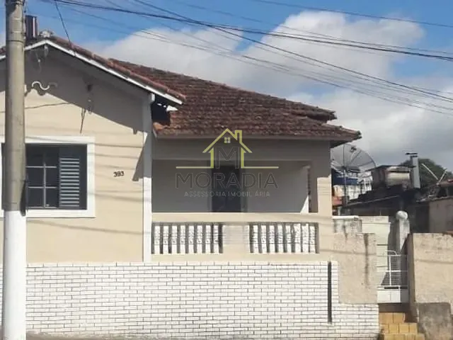 Casa com 260m² 3 quartos e 1 banheiro, à venda, no bairro Angola em Guaxupé
