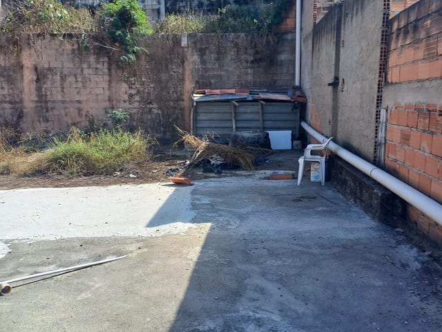 Casa 3 quartos e 1 banheiro, à venda, no bairro Frei Leopoldo em Belo Horizonte