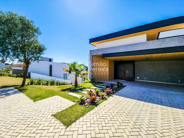 Casa com 479m² 4 quartos e 5 banheiros, à venda, no bairro São Pedro em Juiz de Fora