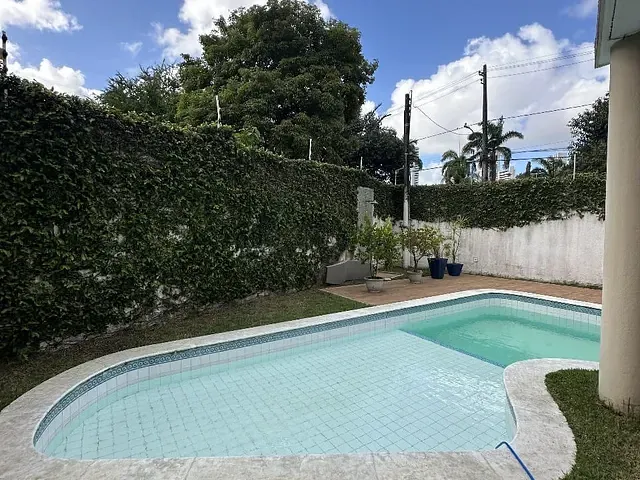 Casa com 400m² 5 quartos e 6 banheiros, à venda, no bairro Poço em Recife