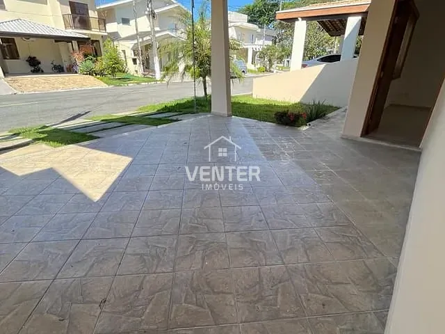 Casa com 250m² 4 quartos e 3 banheiros, para alugar, no bairro Loteamento Residencial Campos do Conde III em Tremembé