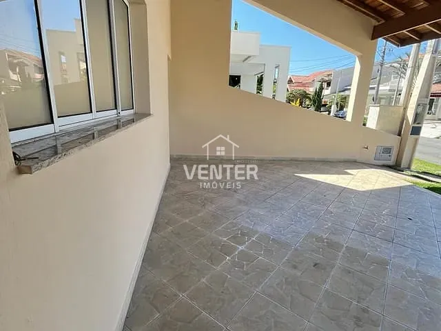 Casa com 250m² 4 quartos e 3 banheiros, para alugar, no bairro Loteamento Residencial Campos do Conde III em Tremembé