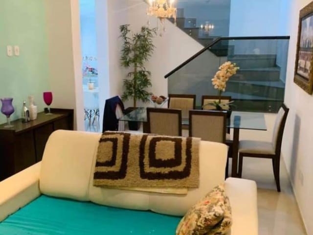 Casa com 175m², à venda, no bairro Cambuí em Cambuí