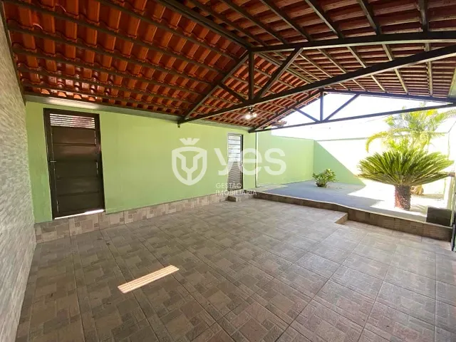 Casa com 240m² 2 quartos e 1 banheiro, à venda, no bairro Residencial Jardim das Oliveiras em Araxá