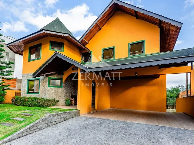 Casa com 395m² 4 quartos e 5 banheiros, à venda, no bairro Itoupava Central em Blumenau