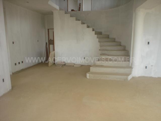 Casa com 1079m² 7 quartos e 4 banheiros, à venda, no bairro Granville em Juiz de Fora