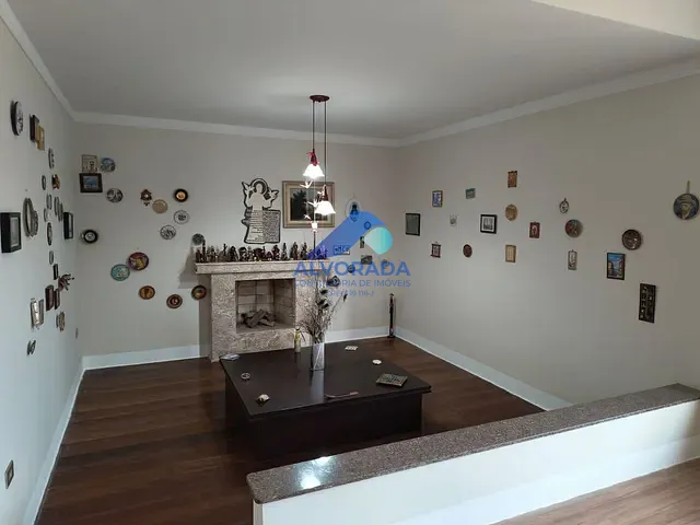 Casa com 480m² 4 quartos e 3 banheiros, à venda, no bairro Conjunto Residencial Esplanada do Sol em São José dos Campos