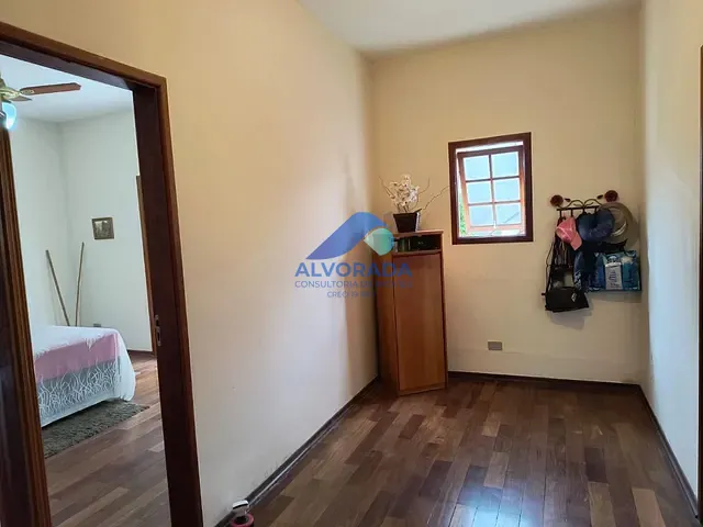 Casa com 480m² 4 quartos e 3 banheiros, à venda, no bairro Conjunto Residencial Esplanada do Sol em São José dos Campos