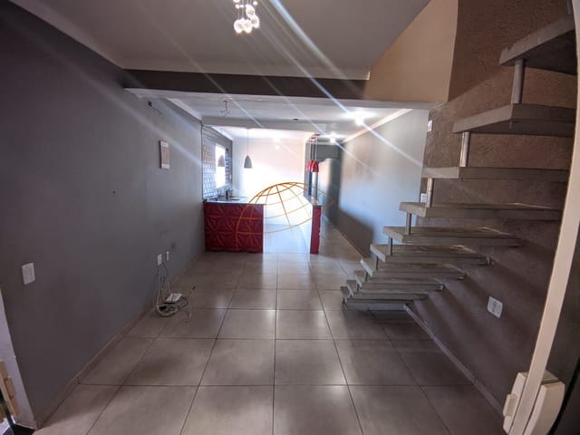 Casa 3 quartos e 3 banheiros, à venda, no bairro Tijuco Preto(Caucaia do Alto) em Cotia