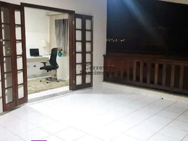 Casa com 305m² 3 quartos e 3 banheiros, à venda, no bairro Cidade Jardim em Jacareí