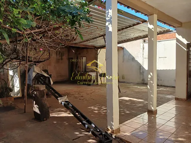 Casa com 250m² 4 quartos e 2 banheiros, à venda, no bairro Alto da Boa Vista em Londrina