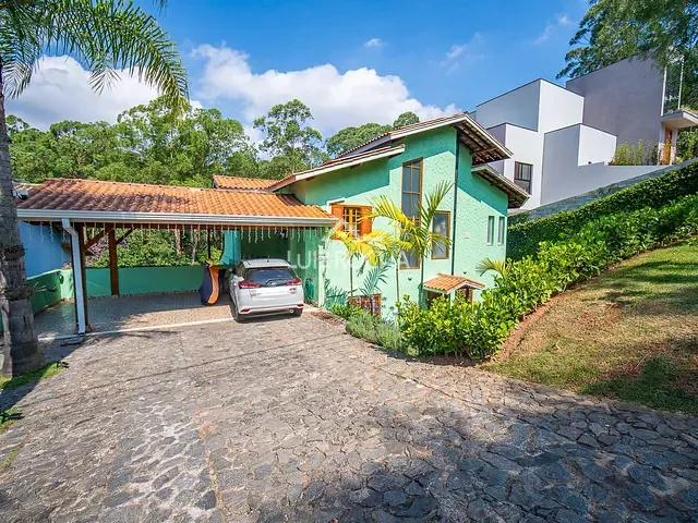 Casa com 700m² 3 quartos e 4 banheiros, à venda, no bairro Jardim Indaiá em Embu das Artes