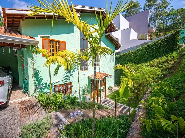 Casa com 700m² 3 quartos e 4 banheiros, à venda, no bairro Jardim Indaiá em Embu das Artes